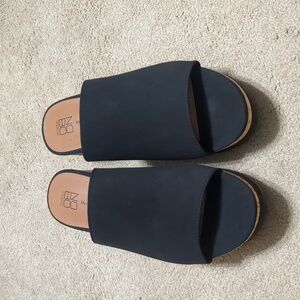 Black platform sandals